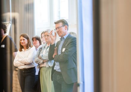 Personen während eines Workshops