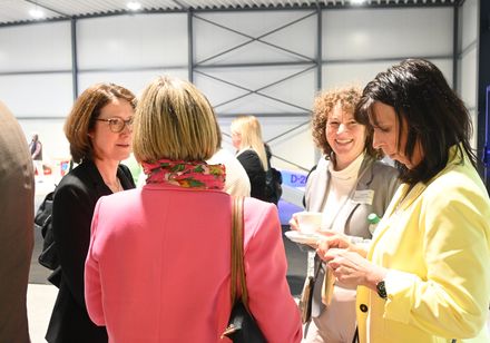 Personen im Gespräch